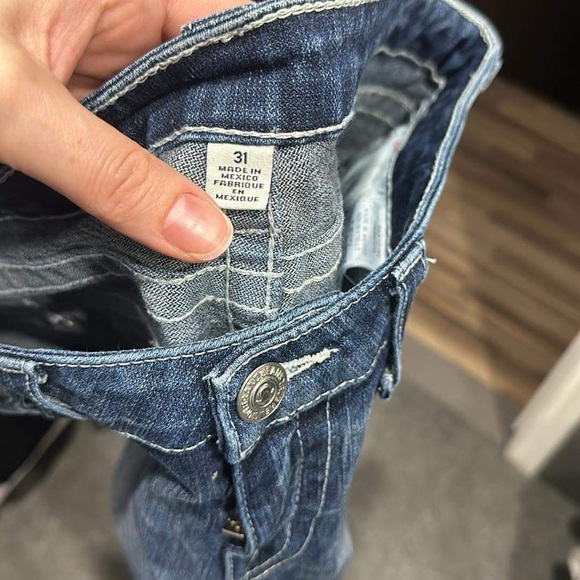 Woman”s True Religion Jeans - Picture 3 of 3